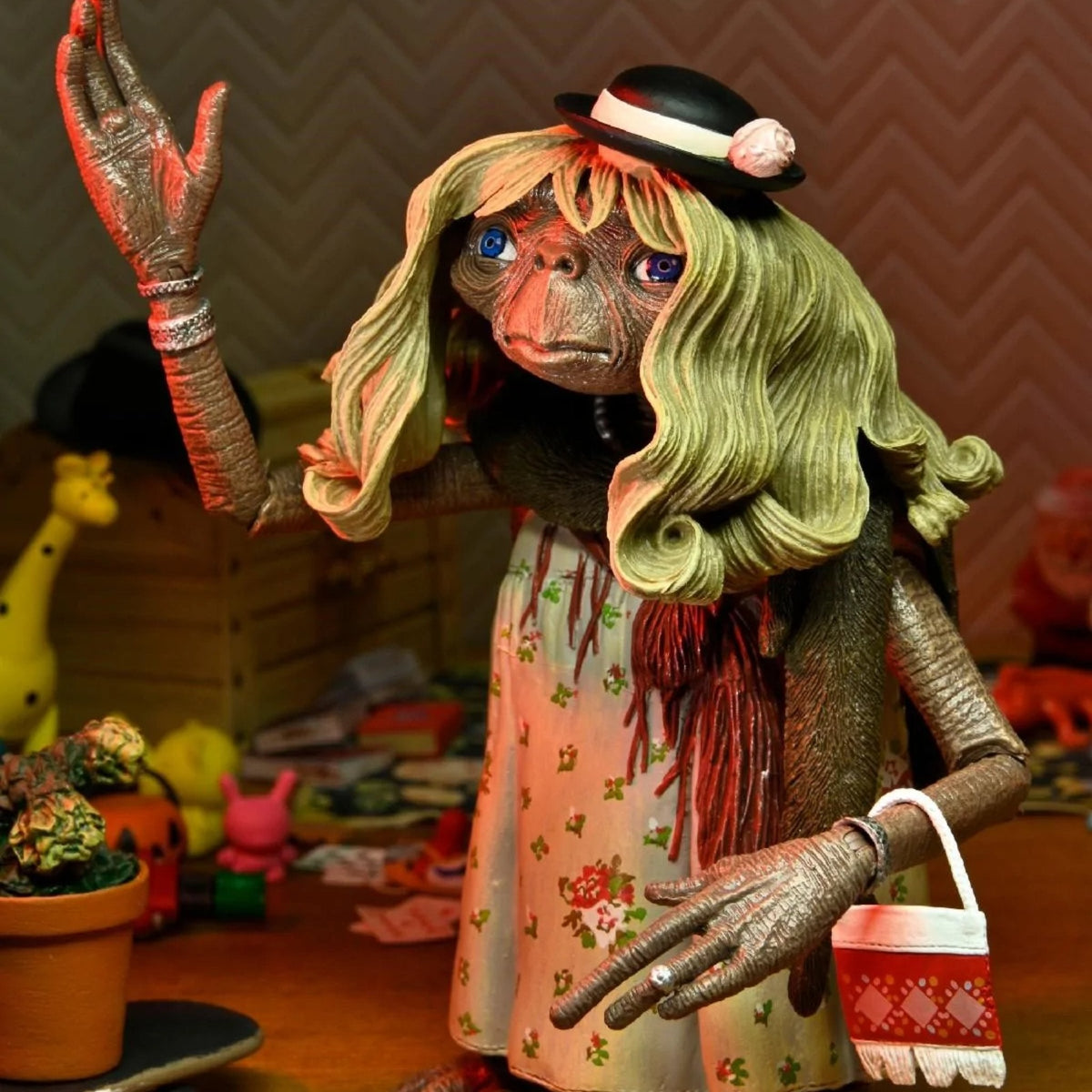 NECA 40th Anniversary Ultimate Dress Up E.T.
