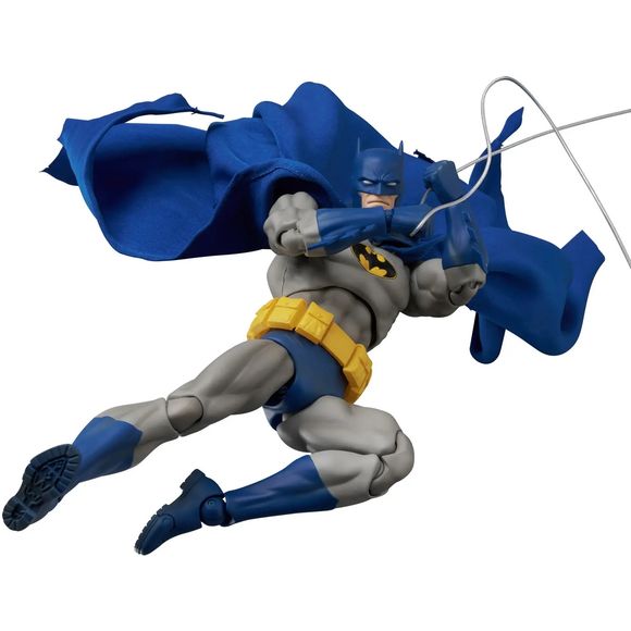 (PRE-ORDER: AUG 2027) Medicom Batman: Hush MAFEX No.333 Batman Recollection Blue Ver. Action Figure