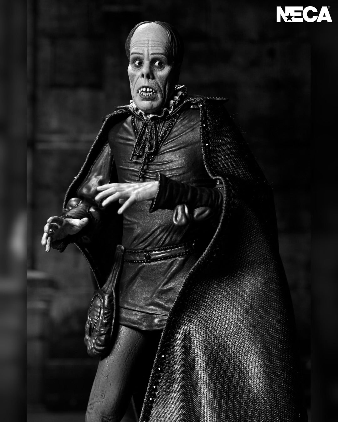 NECA Phantom Of The Opera (1925) Ultimate Phantom Of The Opera "Masque Of The Red Death" (Black & White)