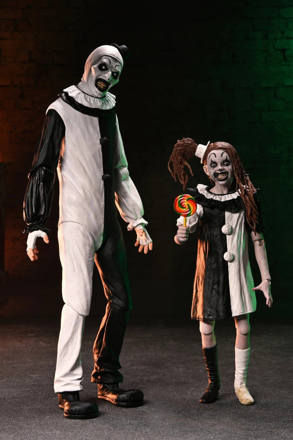 NECA Terrifier 2 Ultimate Art the Clown & The Little Pale Girl