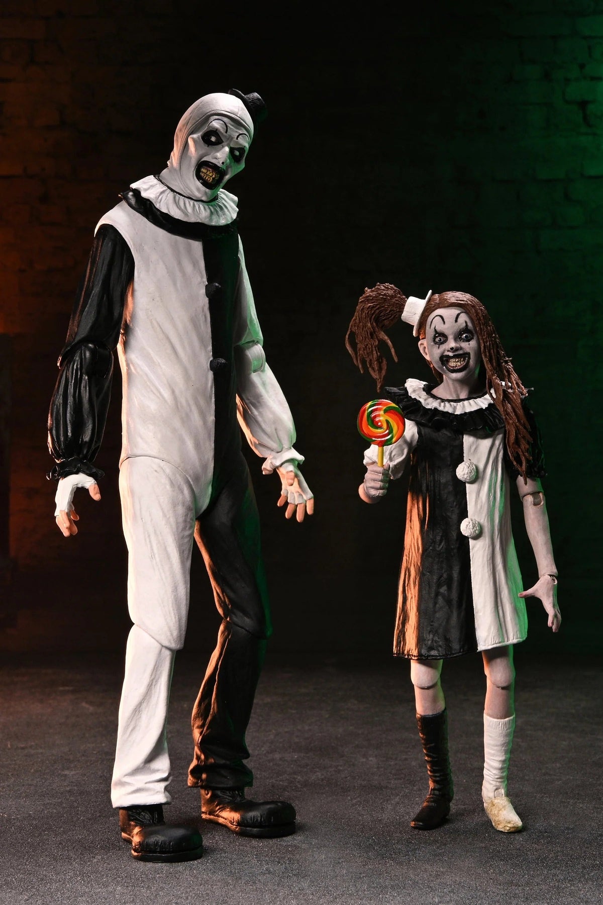 NECA Terrifier 2 Ultimate Art the Clown & The Little Pale Girl