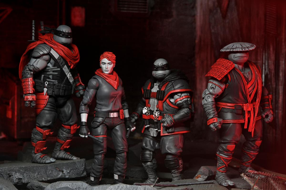 NECA Teenage Mutant Ninja Turtles The Last Ronin: The Lost Years April (Nightwatcher)